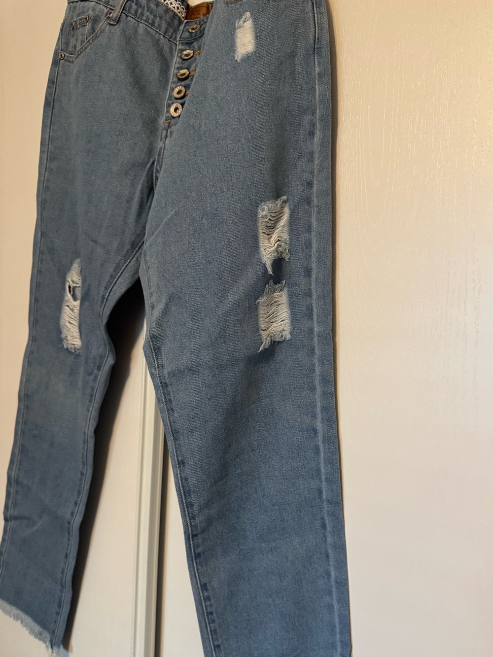 POL Button-Front Distressed Light Blue Women's Jeans NWOT - Picture 10 of 11